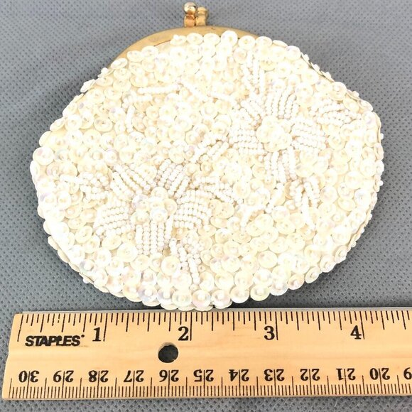 Vintage White Beaded and Sequined Small Clutch Coin Purse Made in Hong Kong - Picture 2 of 5